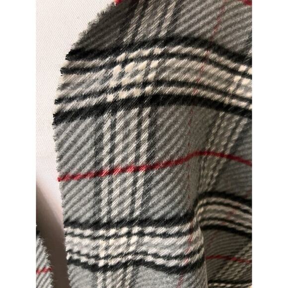 Preston And York Gray Plaid Pleated Fringed Rectangle Scarf 52x12 - Picture 2 of 5